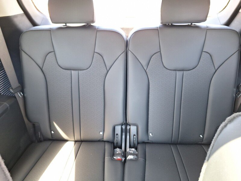 Used 2022 Black Kia EX image 24