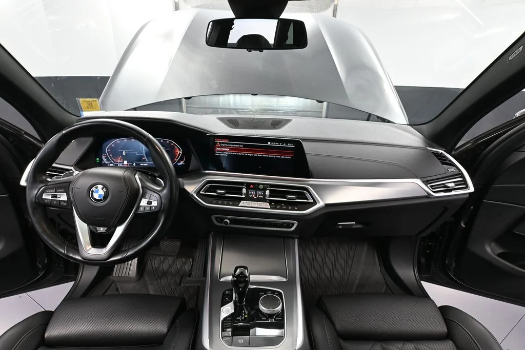 Used 2023 Gray BMW xDrive40i image 26