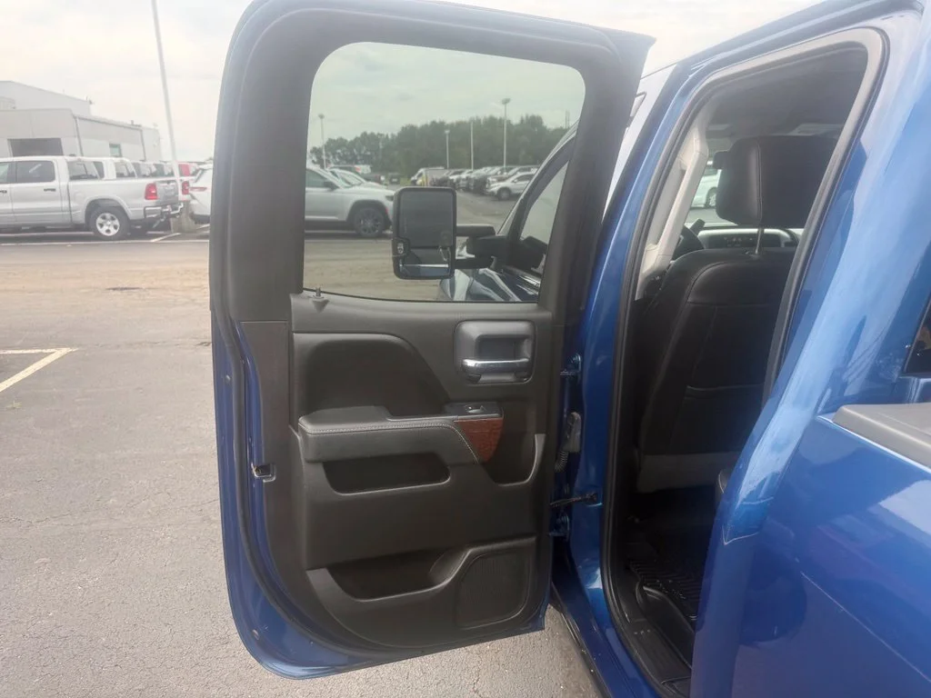 Used 2016 Blue GMC SLT image 32