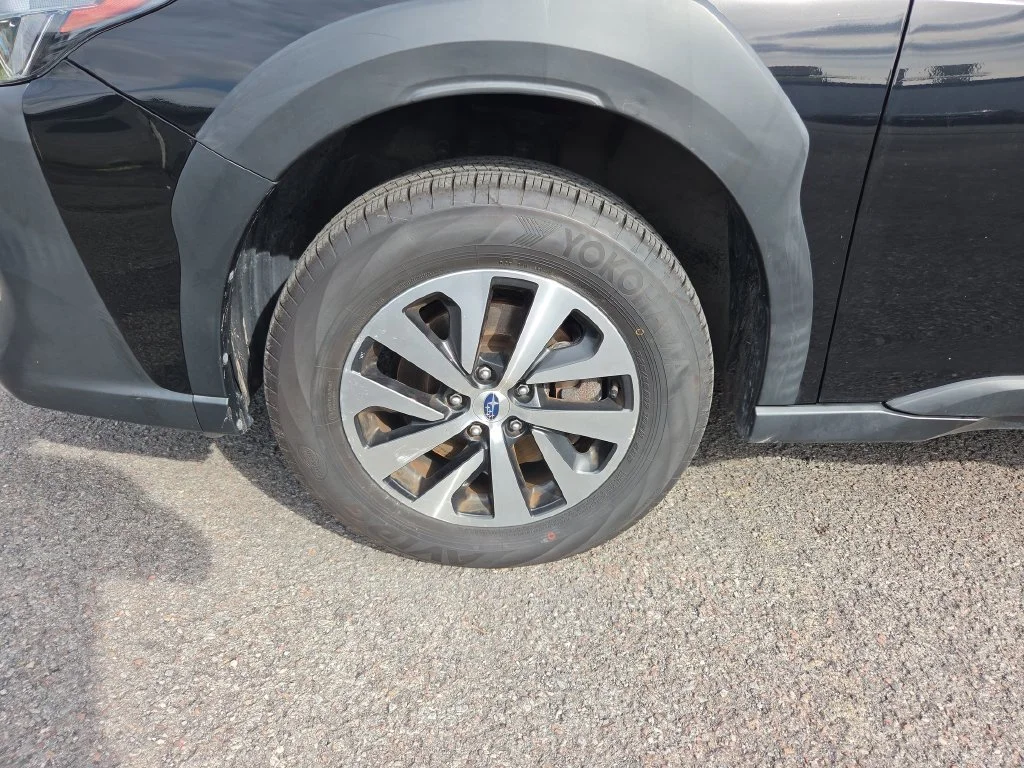 Used 2023 Black Subaru 2.5i image 22
