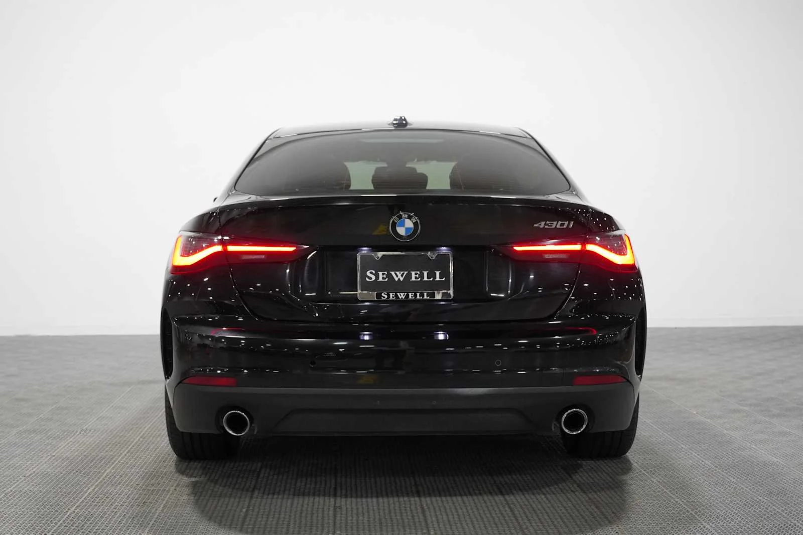 Used 2022 Black Sapphire Metallic BMW 430i image 5