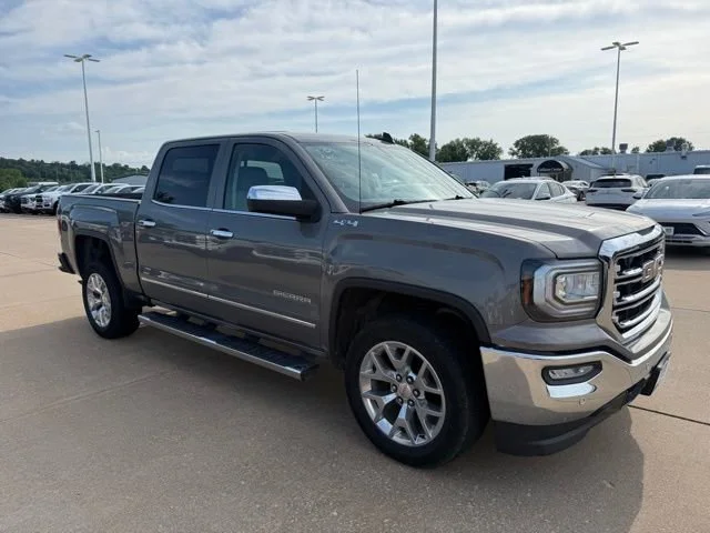 2017 GMC Sierra 4WD Crew Cab Short Box SLT's photo