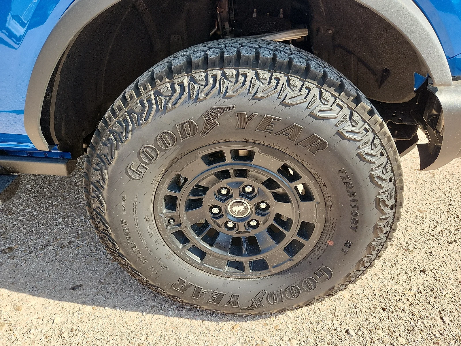 New 2026 Velocity Blue Metallic Ford Badlands® image 9