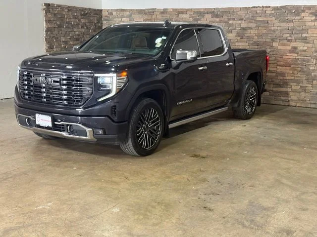 Used 2022 Titanium GMC Denali Ultimate image 5