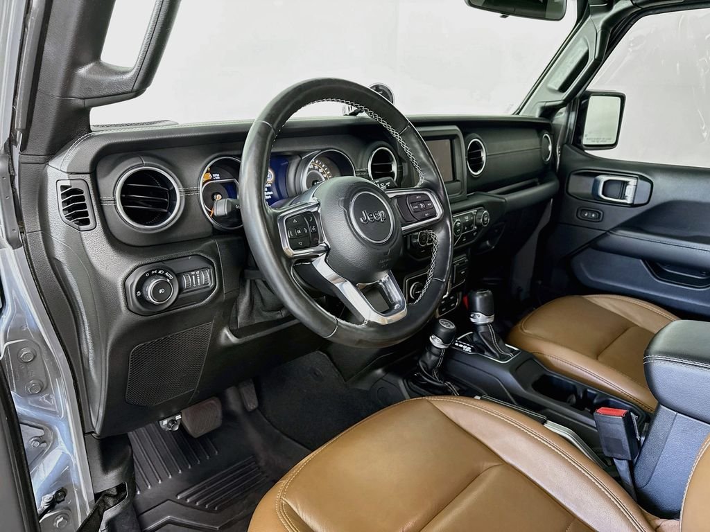 Used 2021 Gray Jeep Unlimited Sahara image 4