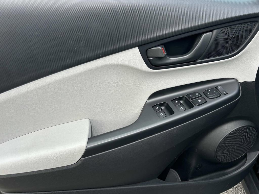 Used 2022 Ultra Black Hyundai SEL image 25