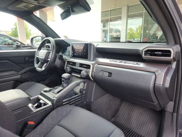 Certified Used 2025  Toyota SR5 image 23