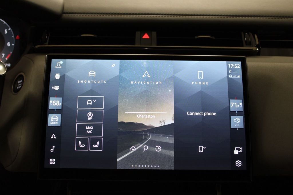 Used 2026 Fuji White Land Rover Dynamic SE image 28