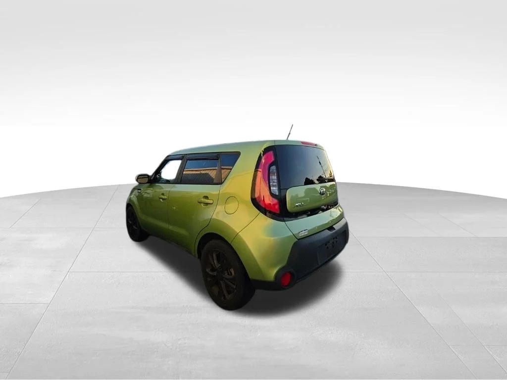 Used 2015 Green Kia + image 5