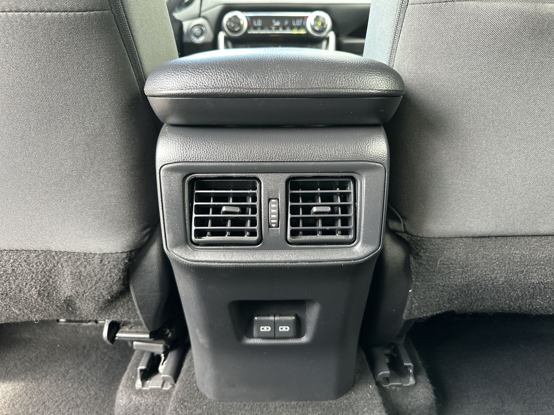 2024 Toyota RAV4 XLE - Photo 21