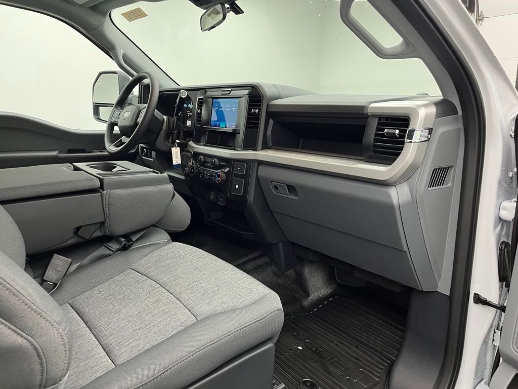 New 2026 White Ford XL image 32
