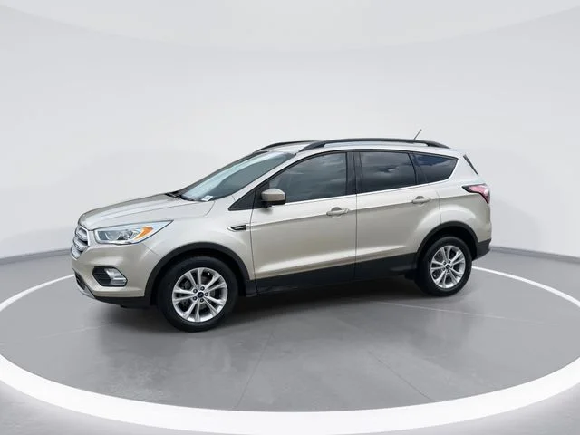 Used 2018 Gold Ford SEL image 3