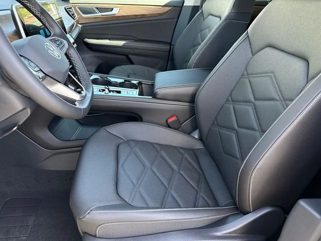 New 2026 Pure Gray Volkswagen 2.0T SE w/Technology image 38