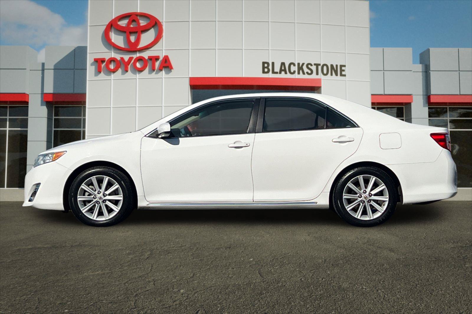 Used 2014 Super White Toyota L image 6