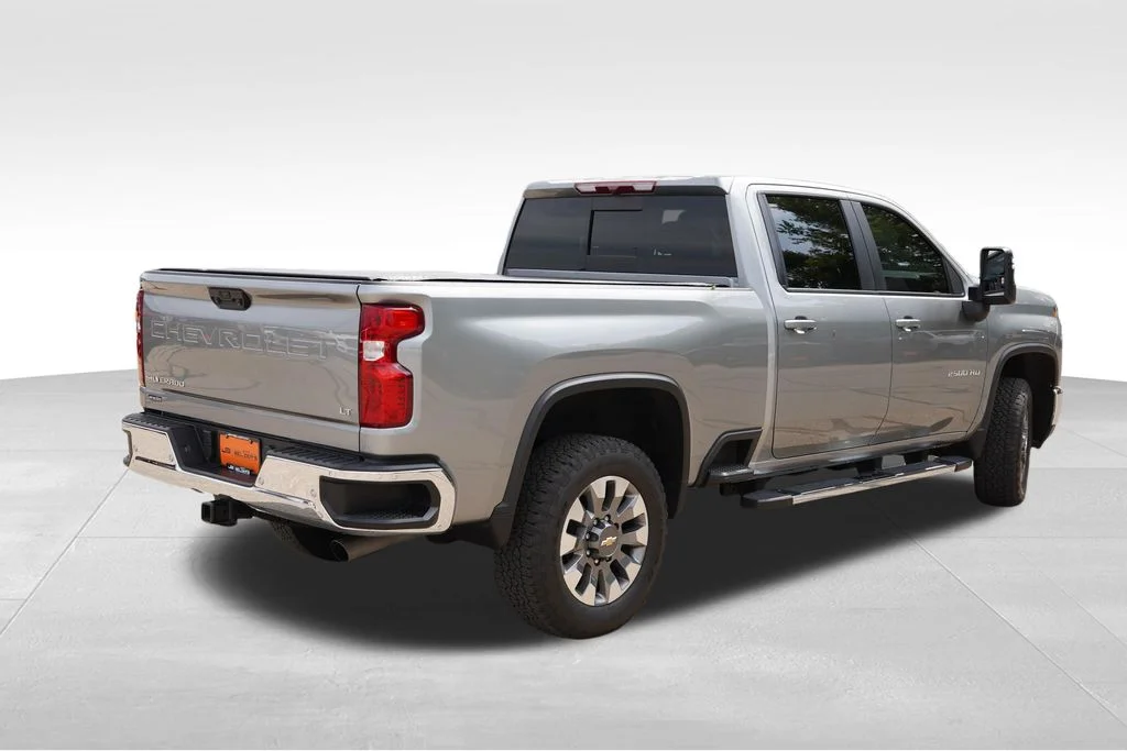 Used 2025 Sterling Gray Metallic Chevrolet LT image 5