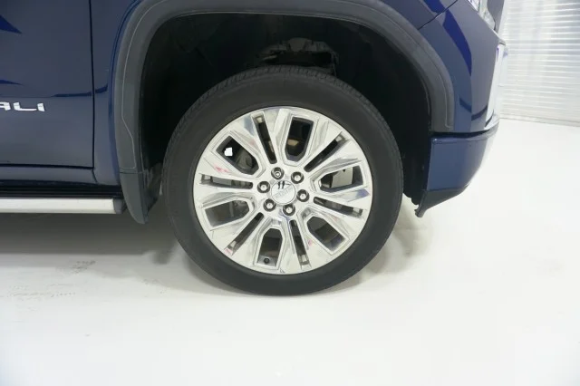 Used 2020 Dark Sky Metallic GMC Denali image 5