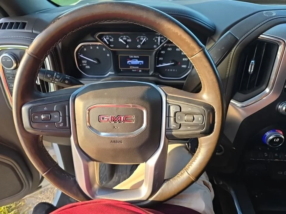 Used 2021 White GMC SLT image 7