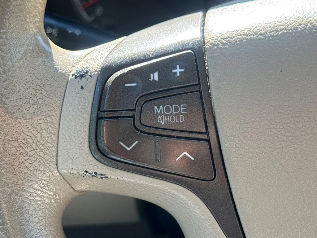 Used 2011 Silver Sky Metallic Toyota LE image 29