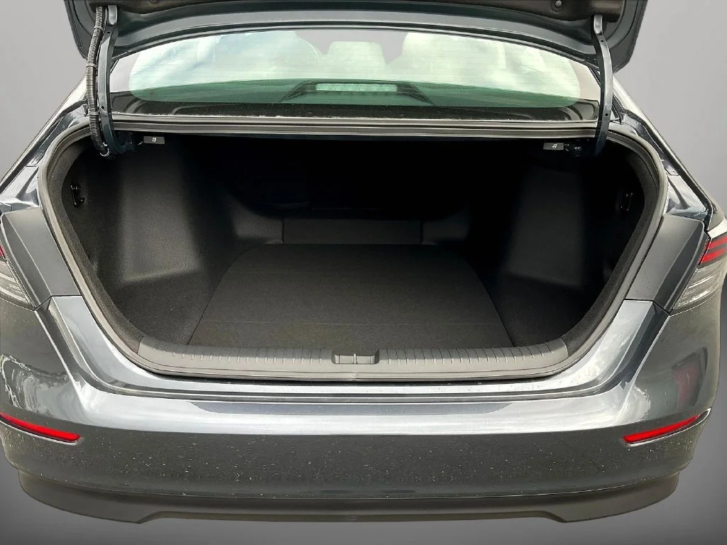 New 2026 Meteorite Gray Metallic Honda SE image 7