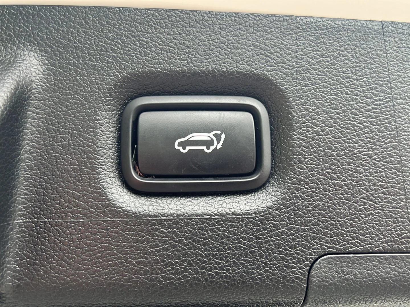 Used 2023 Serenity White Pearl Hyundai SEL image 24
