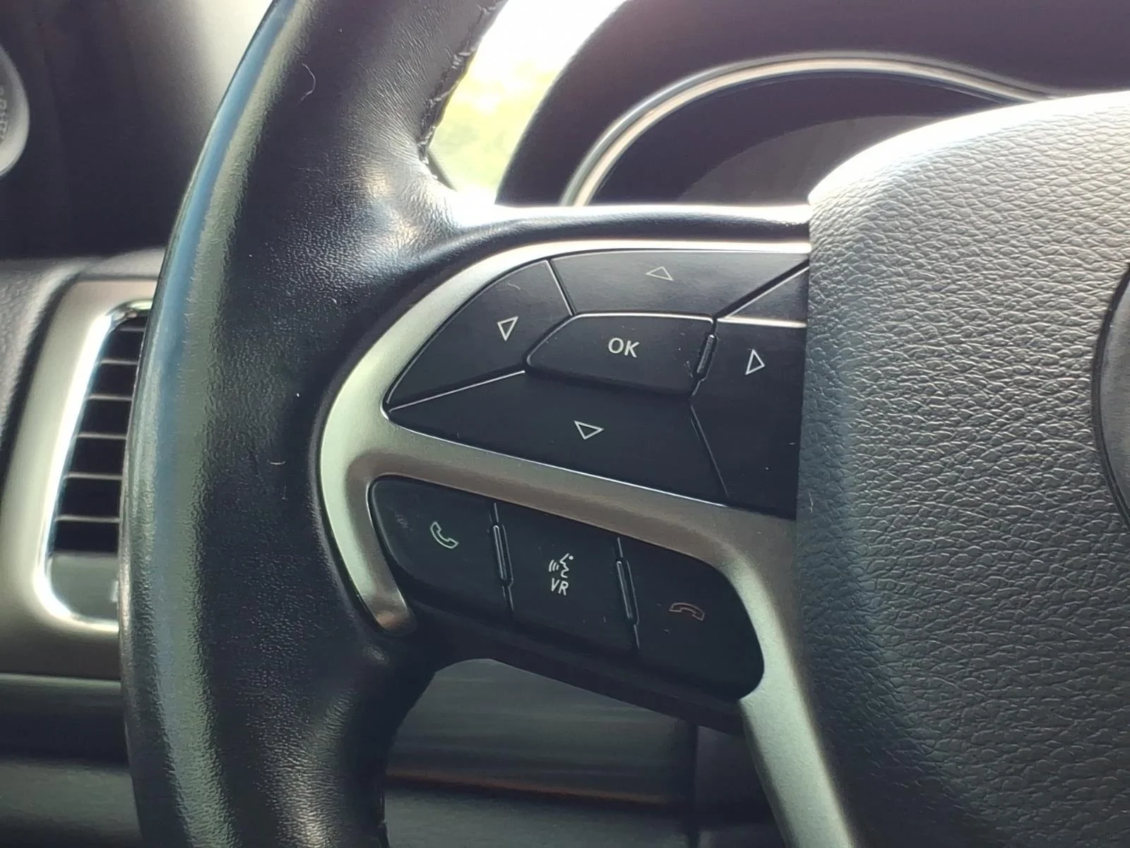 Used 2020 Bright White Clearcoat Jeep Altitude image 27