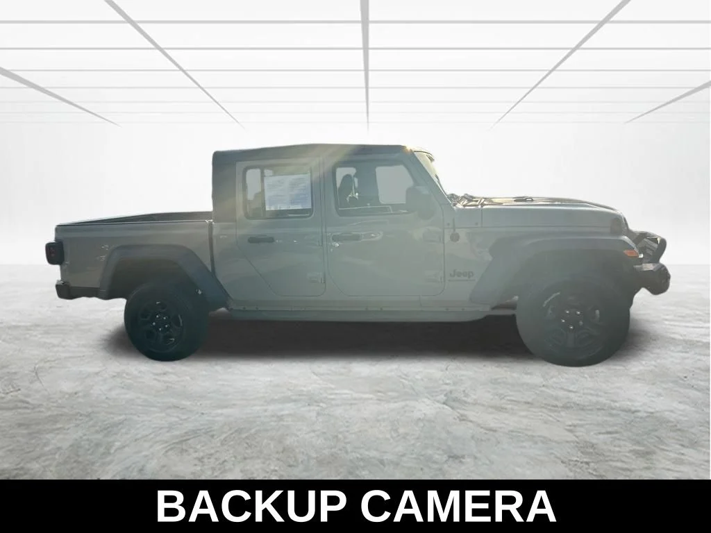 Used 2020 Beige Jeep Sport image 4
