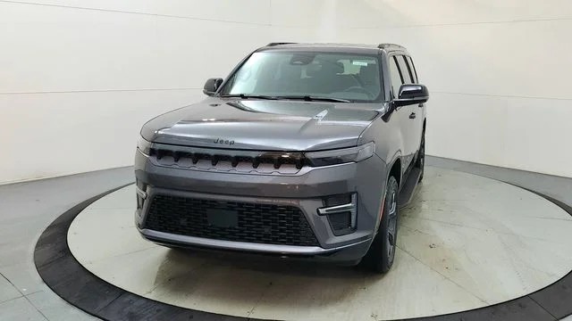 New 2026 Baltic-Gray Metallic Clear-Coat Exterior Paint Jeep Limited Altitude image 2