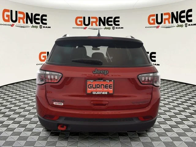 New 2026 Red Hot Pearl-Coat Exterior Paint Jeep Trailhawk image 4