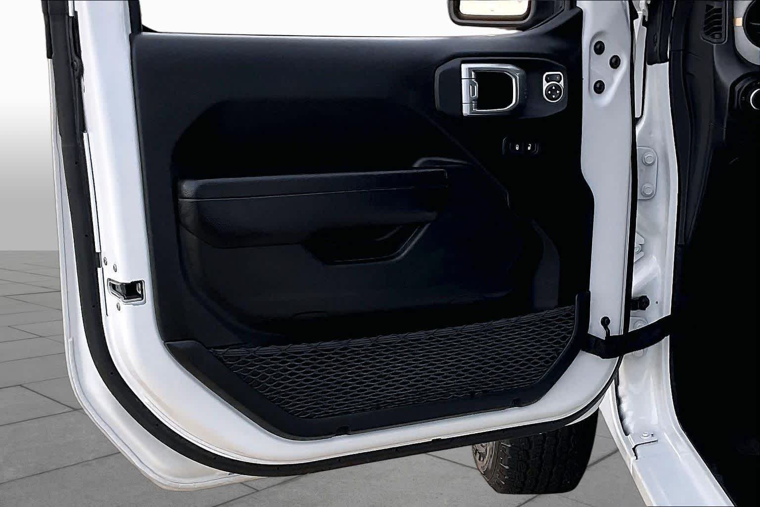 Used 2024 Bright White Clearcoat Jeep Sport S image 21