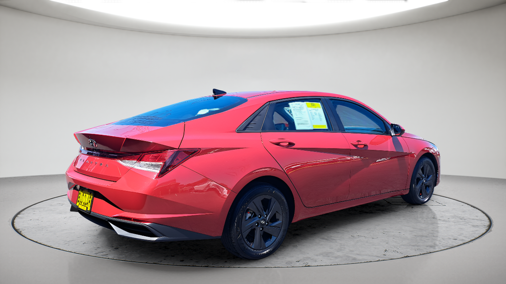 Used 2021 Red Hyundai SEL image 3