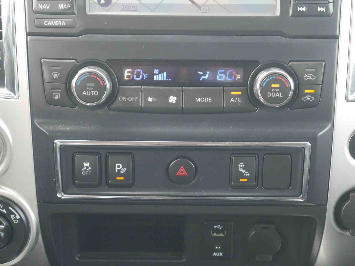 Used 2017 Silver Nissan SL image 6