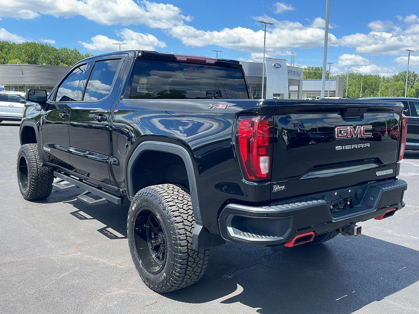 Used 2020 Onyx Black GMC Elevation image 3