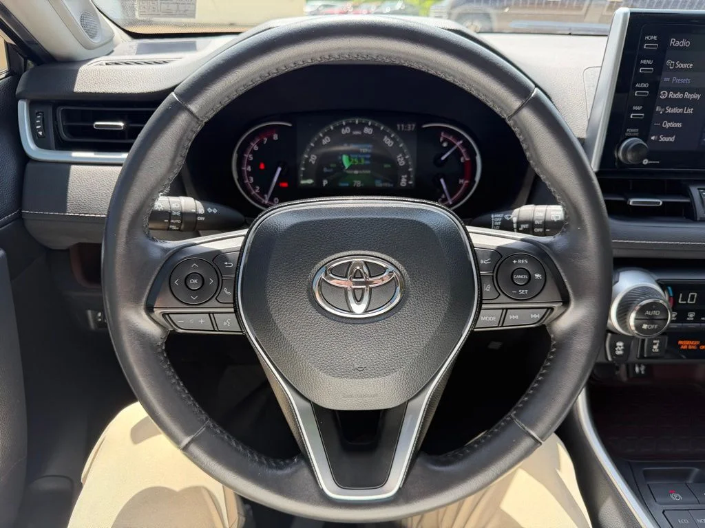 Used 2019 Gray Toyota Limited image 13