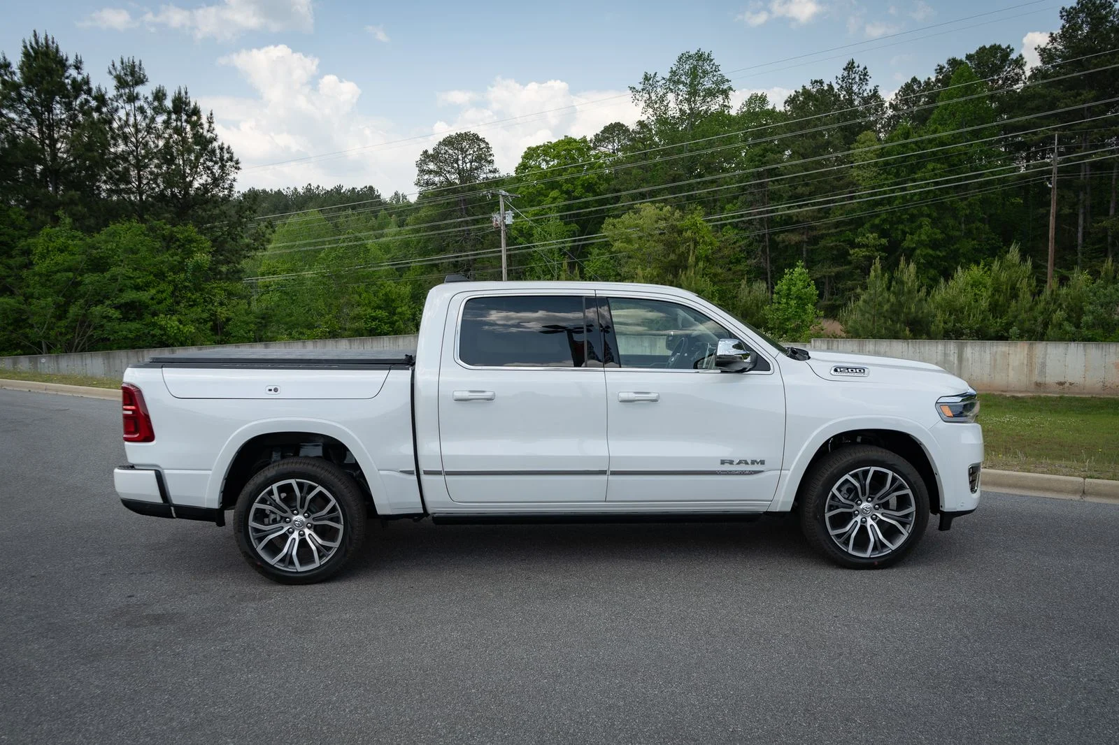 New 2026 Ivory White Tri-Coat Pearl-Coat Exterior Paint RAM Tungsten image 22