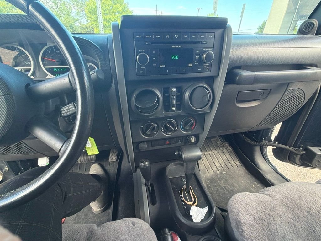 Used 2007 Blue Jeep Unlimited Sahara image 9