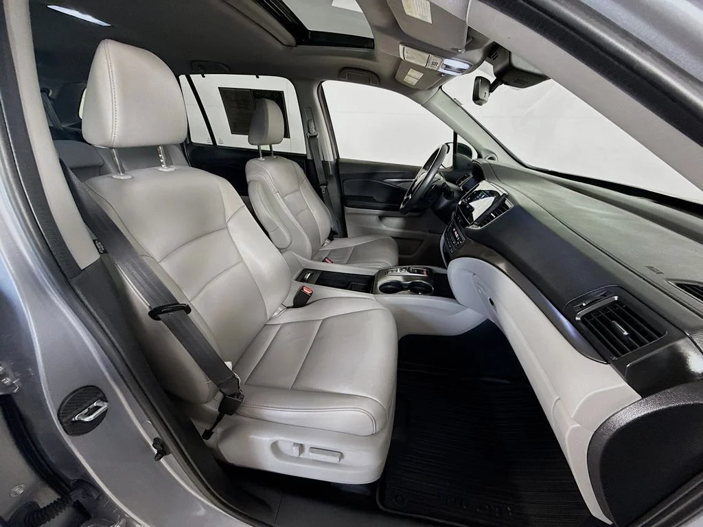 Used 2022 Lunar Silver Metallic Honda Special Edition image 30