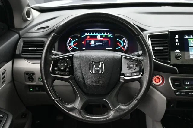 Used 2021 Silver Honda EX-L image 25