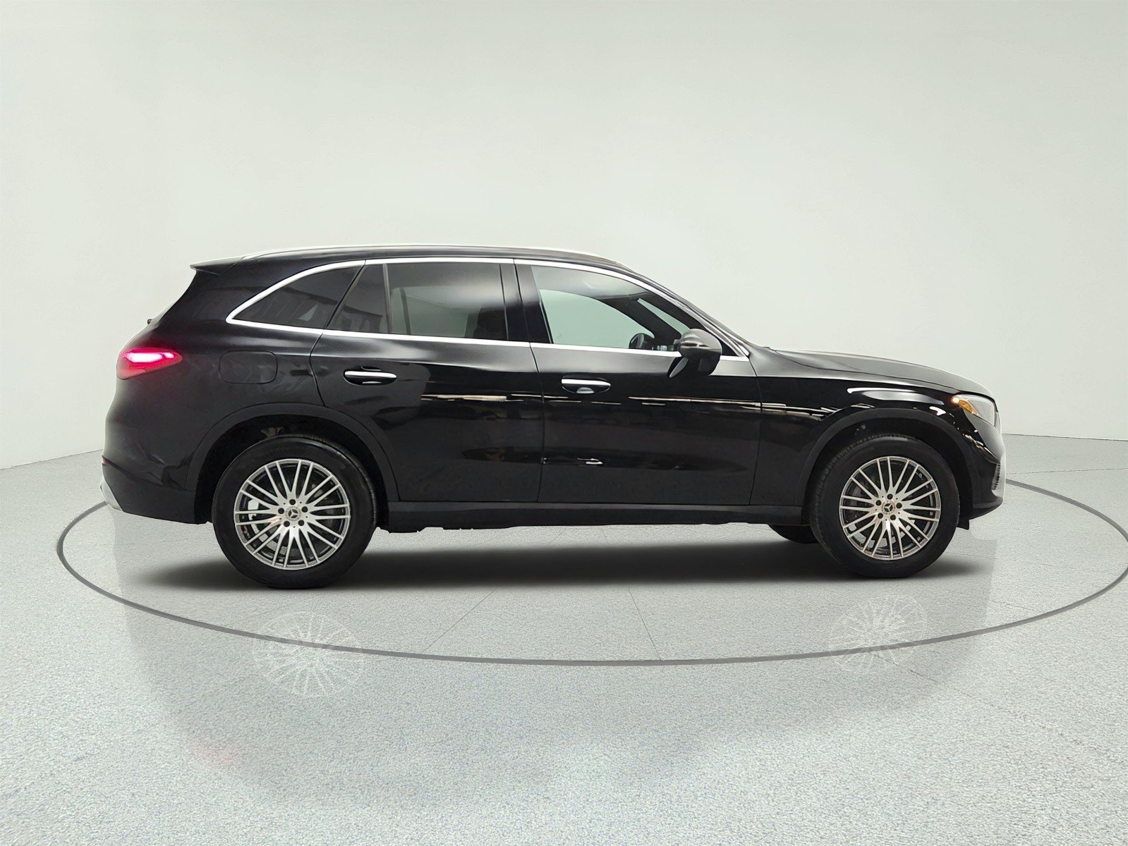 Used 2024 Black Mercedes-Benz GLC 300 4MATIC® SUV image 4