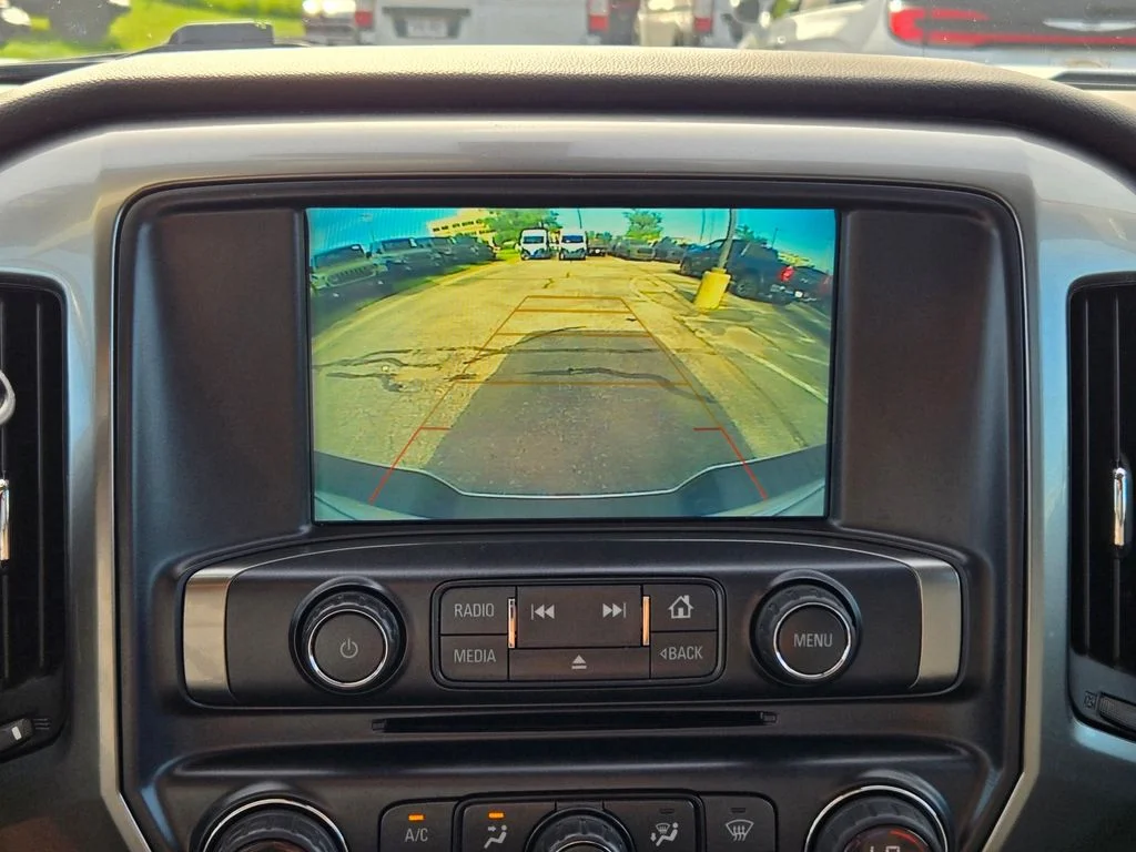 Used 2018 White Chevrolet LT image 23