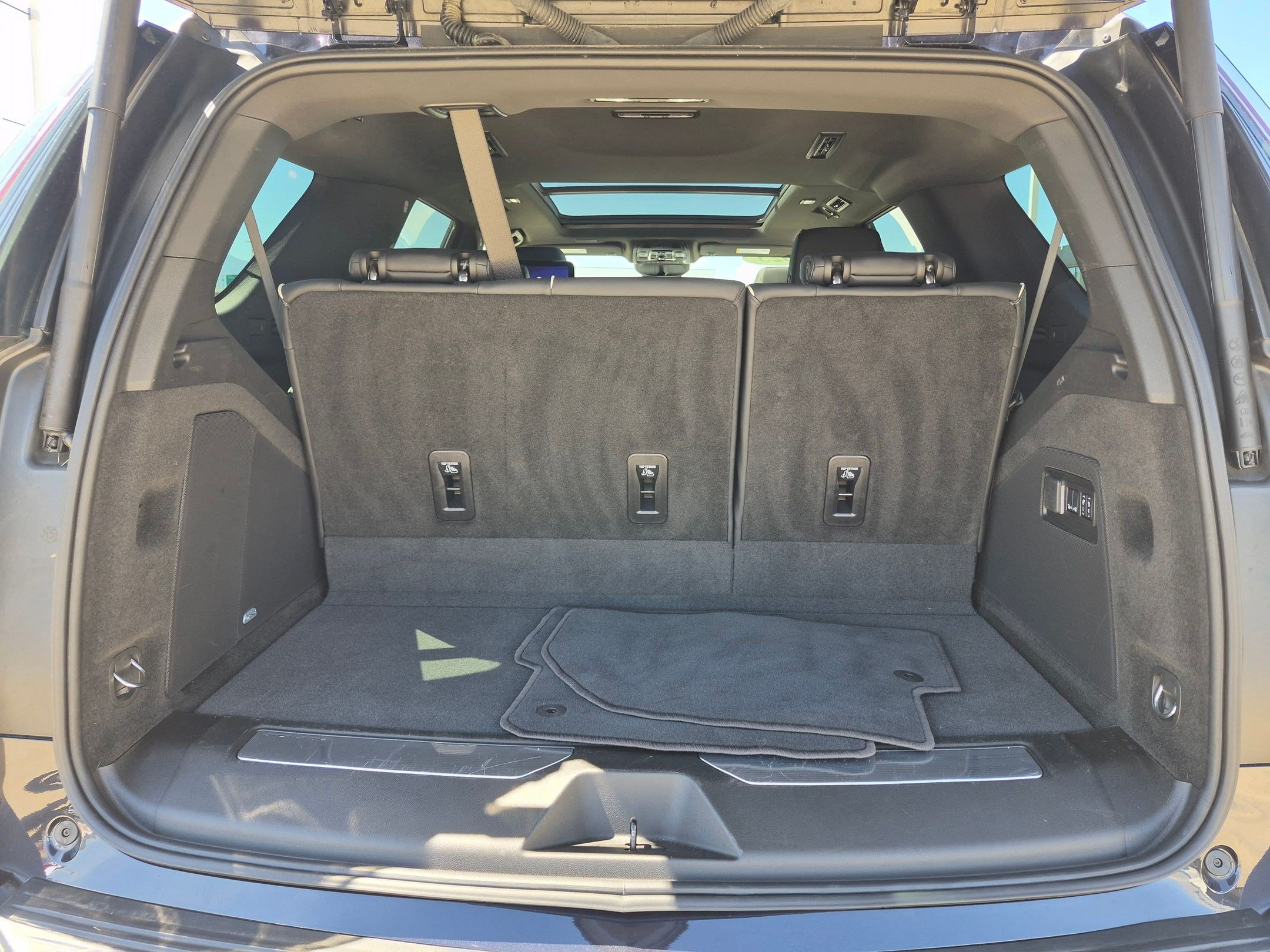 Used 2025 Galactic Gray Metallic Cadillac Premium Luxury image 27