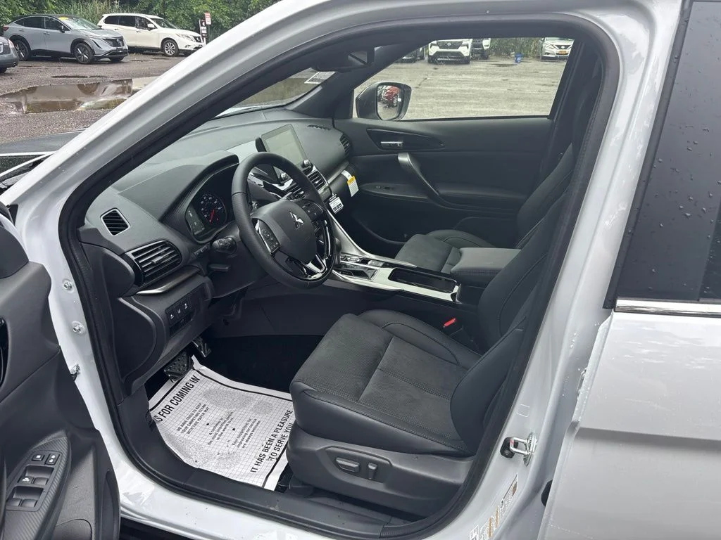 New 2026 White Mitsubishi Black Edition image 9