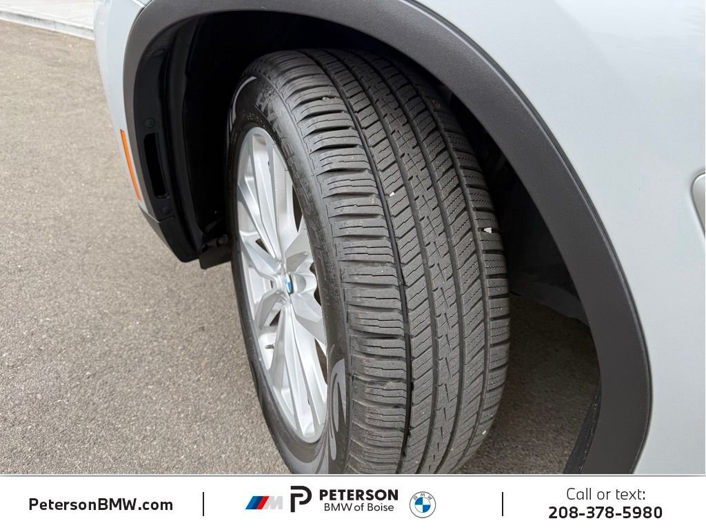 Used 2019 Silver BMW xDrive30i image 35