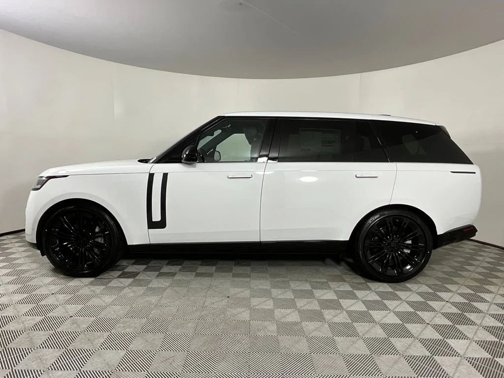 New 2026 Fuji White Land Rover SE 7 Seats image 6