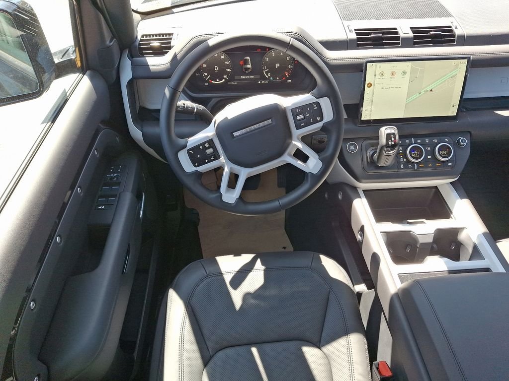 2025 Land Rover Defender S - Photo 10
