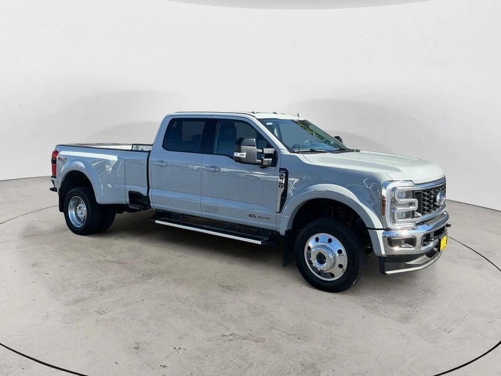 2025 Ford F-450 Lariat 4x4 Crew Cab 8' Box DRW's photo