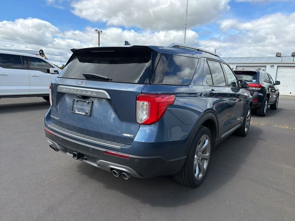 Used 2020 Blue Metallic Ford Platinum image 4