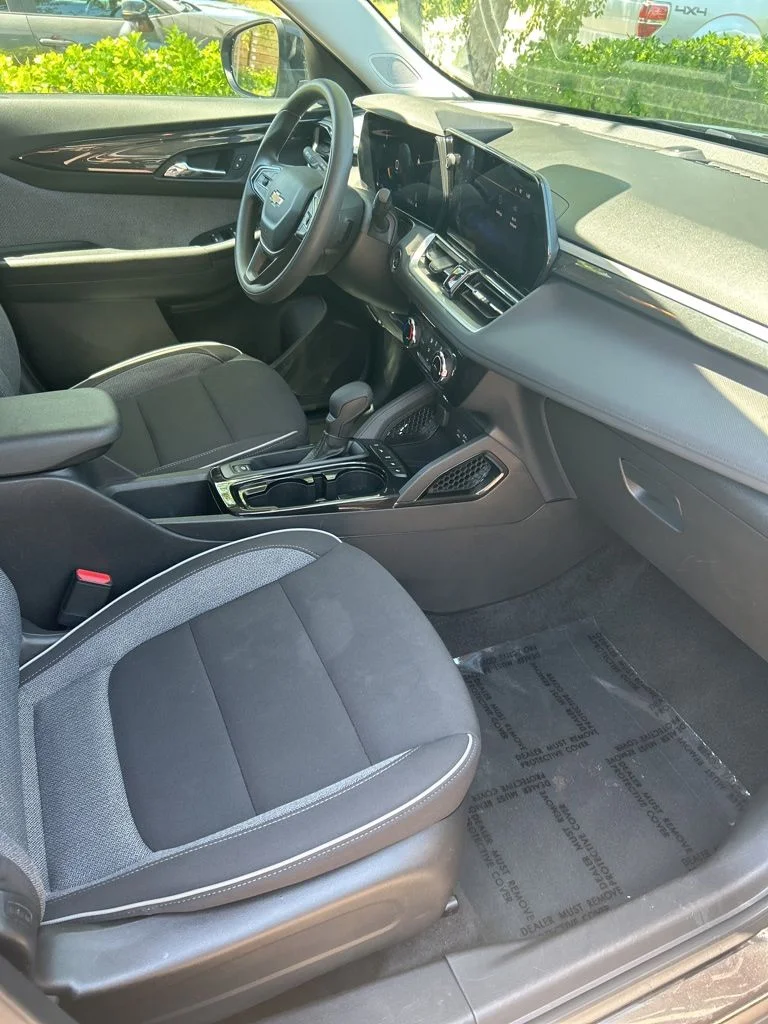 Used 2025 Black Chevrolet LT image 23