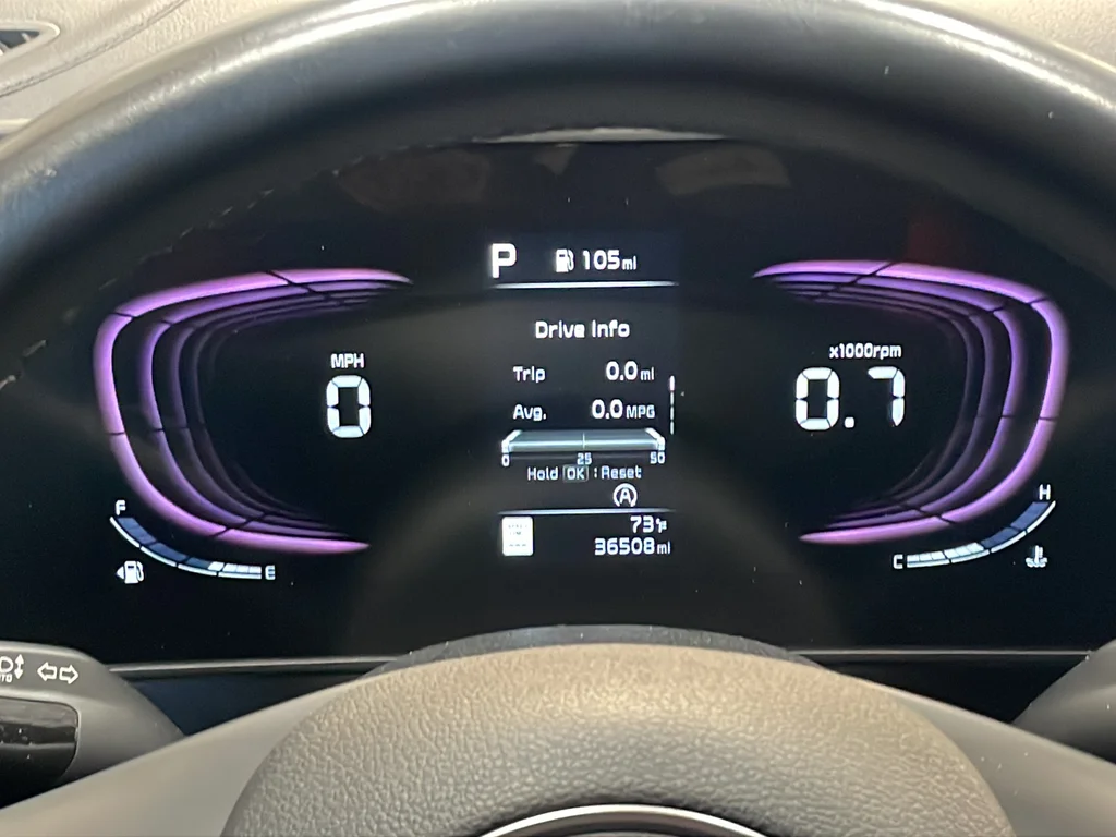 Used 2023 White Kia X-Line image 23