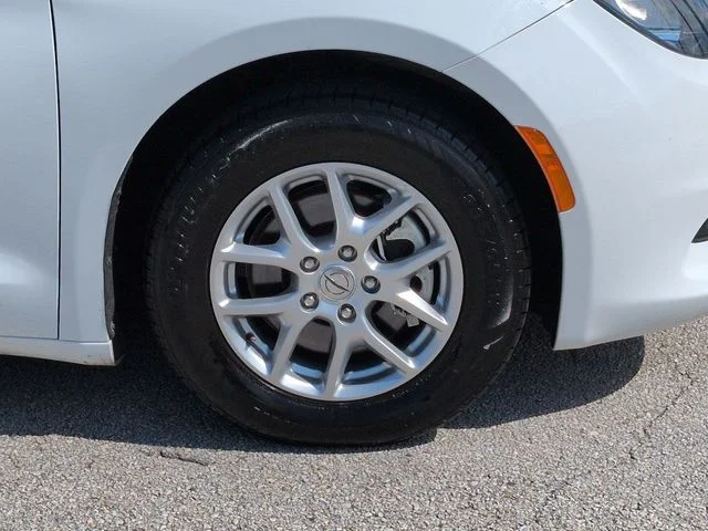Certified Used 2023 Bright White Clearcoat Chrysler LX image 11