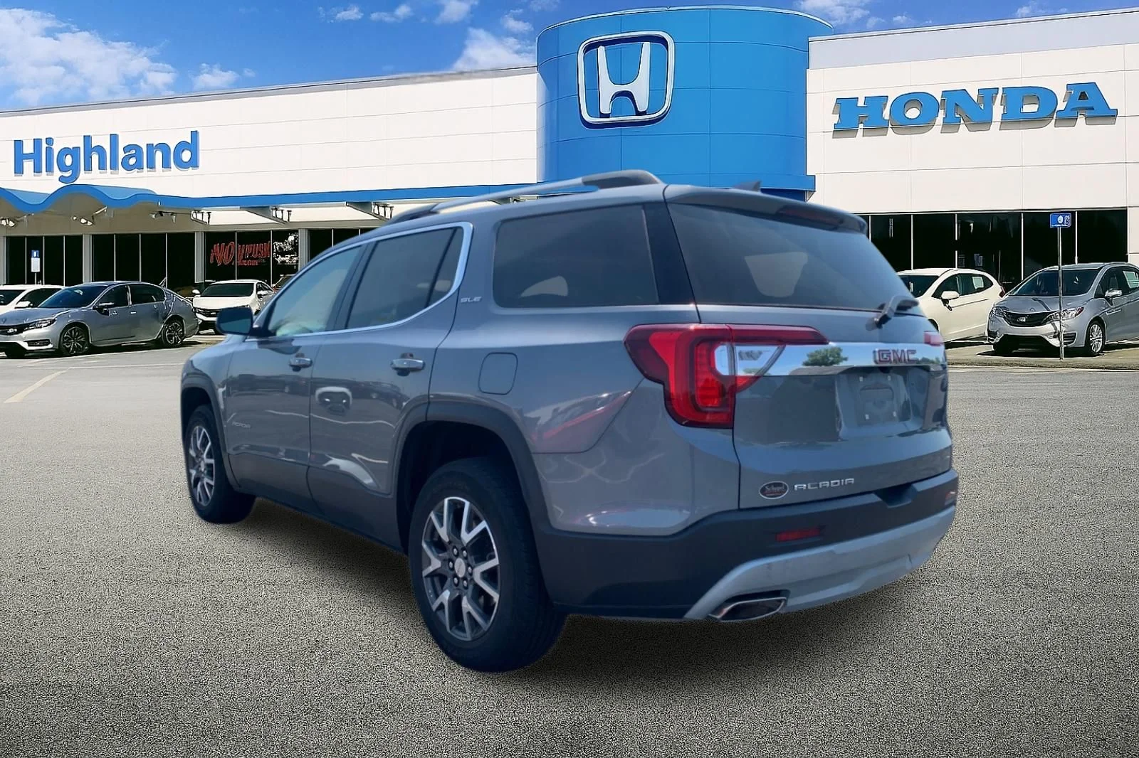 Used 2022 Gray GMC SLE image 3